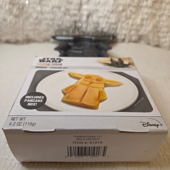 Frankford’s Star Wars The Child Grogu Baby Yoda Pancake Skillet - Picture 5 of 5